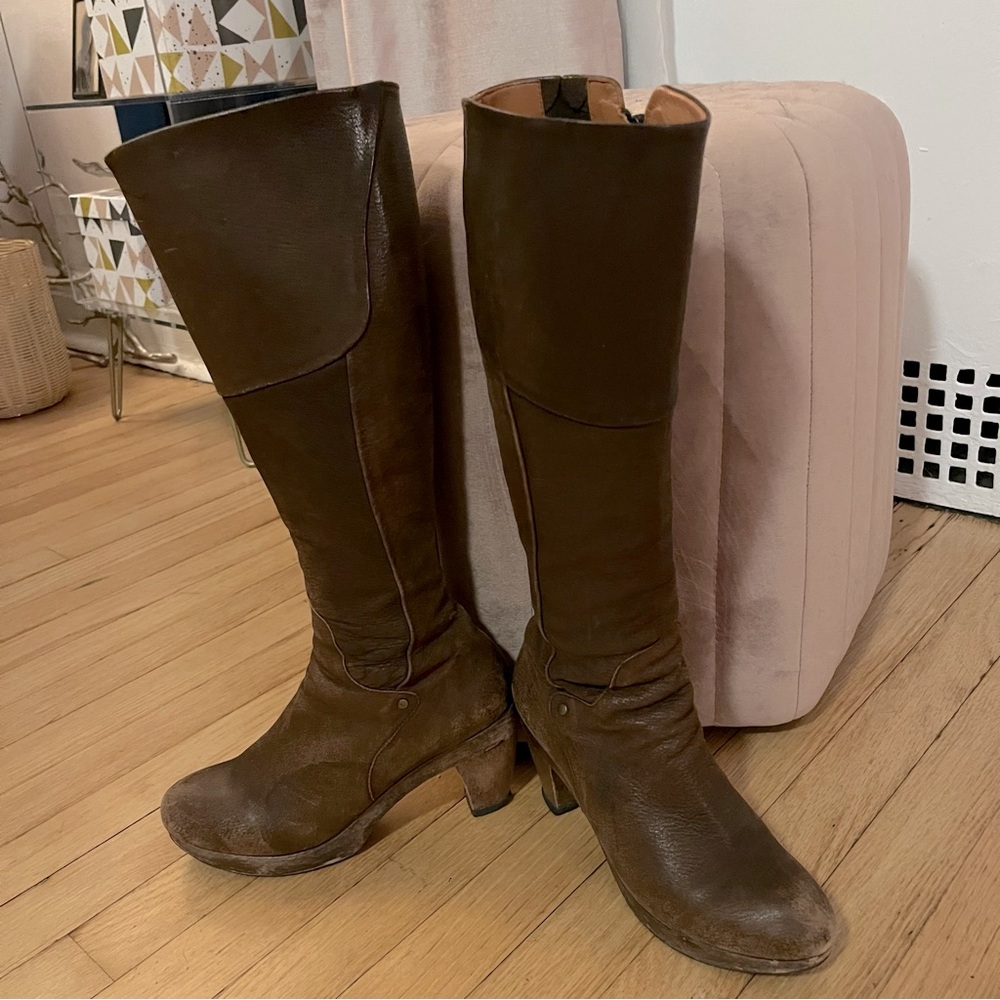 Knee high Coclico leather boots
